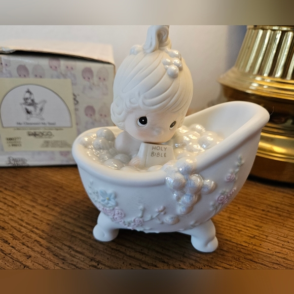 Precious Moments "He cleansed my Soul" figurine. New in the box with the tags. - Picture 5 of 5